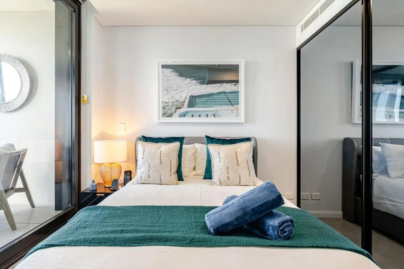 Surfers Beachside Luxury - Stunning Panoramic View Gold Coast Apartment