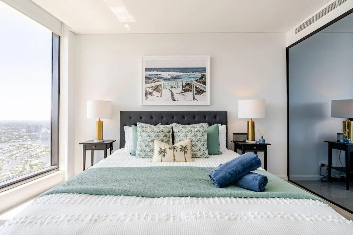 Surfers Beachside Luxury - Stunning Panoramic View Gold Coast 0*,  Australia