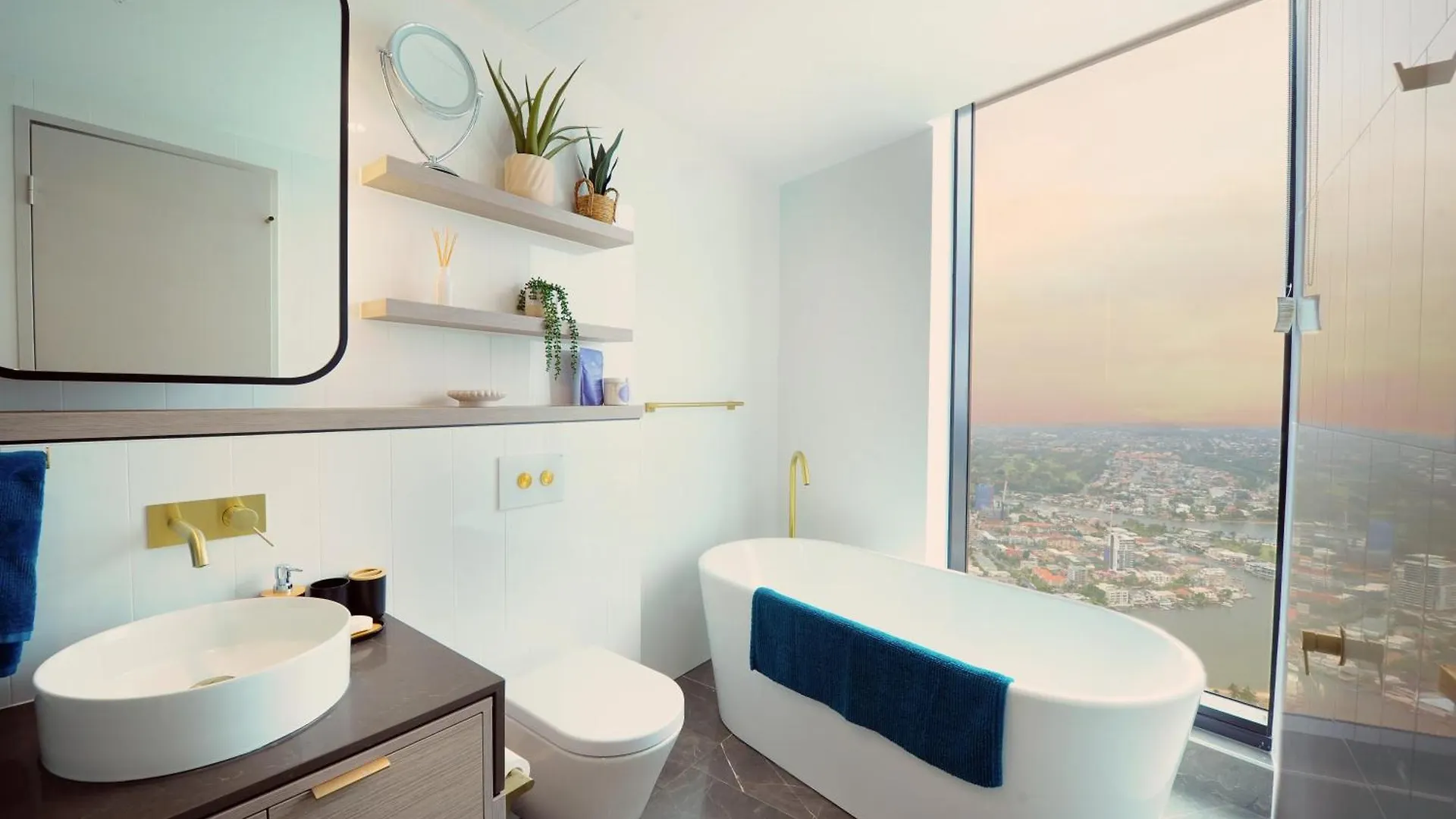 Surfers Beachside Luxury - Stunning Panoramic View Gold Coast
